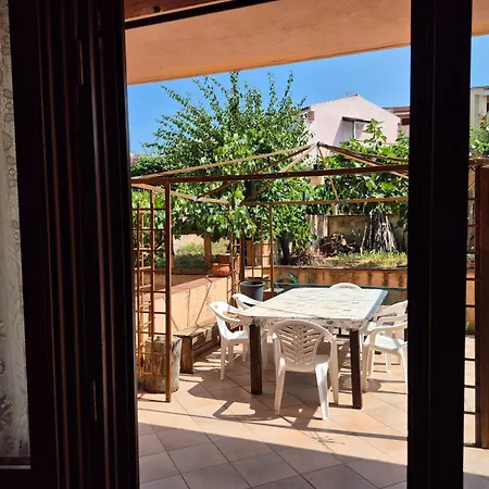 Lejlighed Two-room With Outdoor Gazebo Palau
